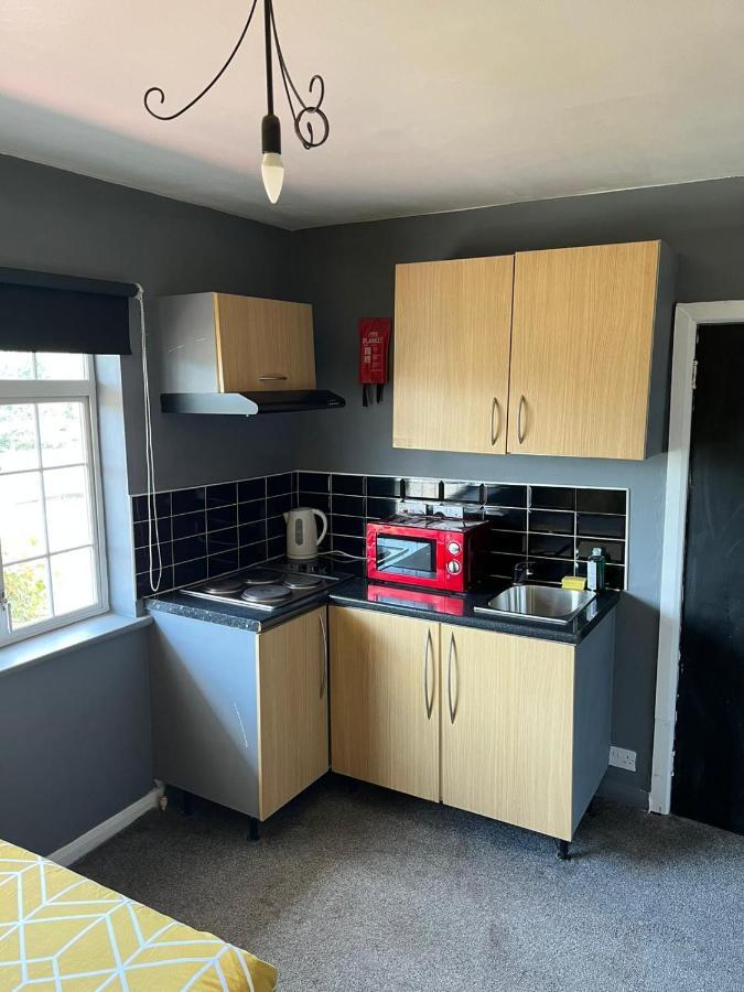 Hatfield Save-Money Rooms - 10Over10 For Price! מראה חיצוני תמונה