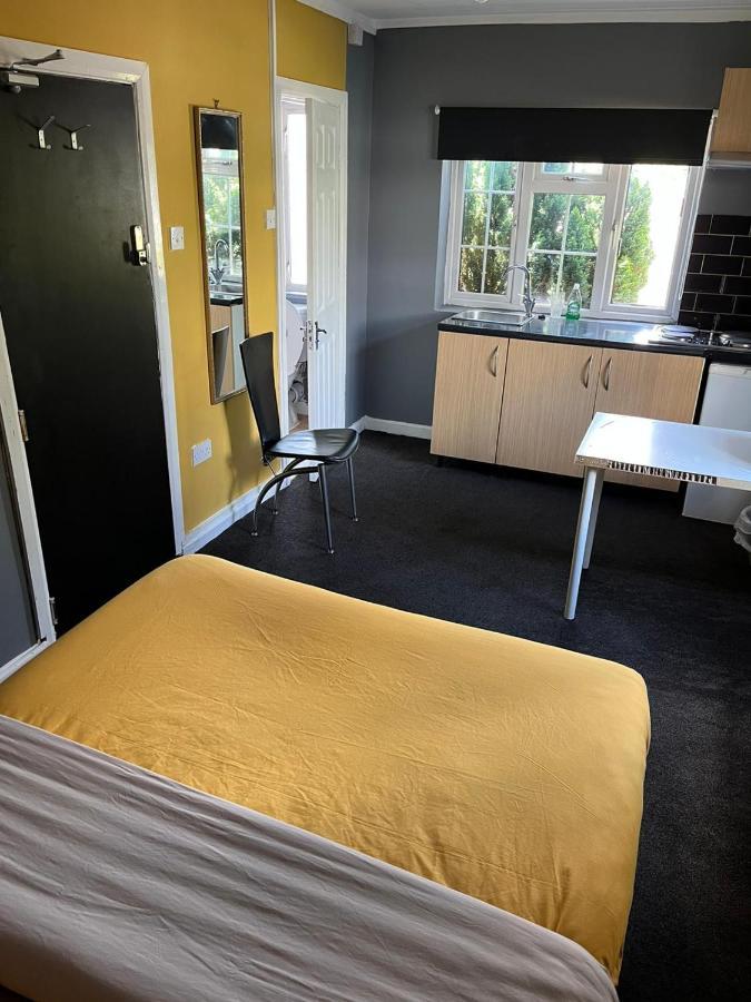 Hatfield Save-Money Rooms - 10Over10 For Price! מראה חיצוני תמונה