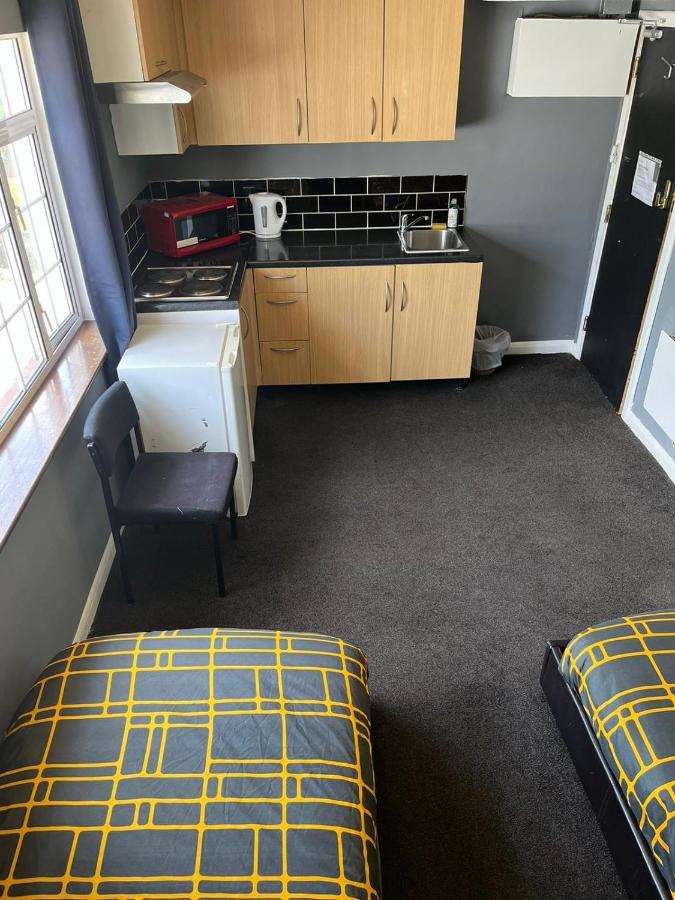 Hatfield Save-Money Rooms - 10Over10 For Price! מראה חיצוני תמונה