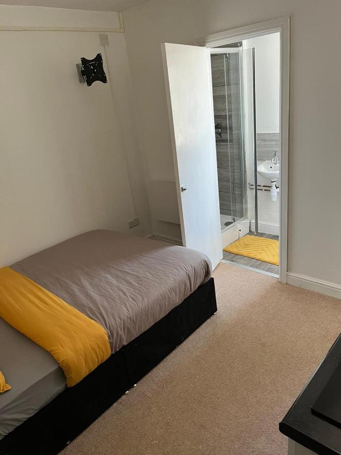 Hatfield Save-Money Rooms - 10Over10 For Price! מראה חיצוני תמונה