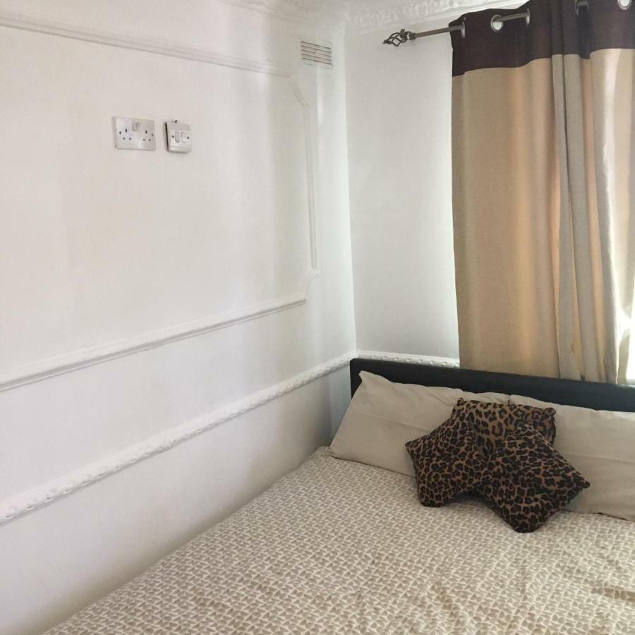 Hatfield Save-Money Rooms - 10Over10 For Price! מראה חיצוני תמונה
