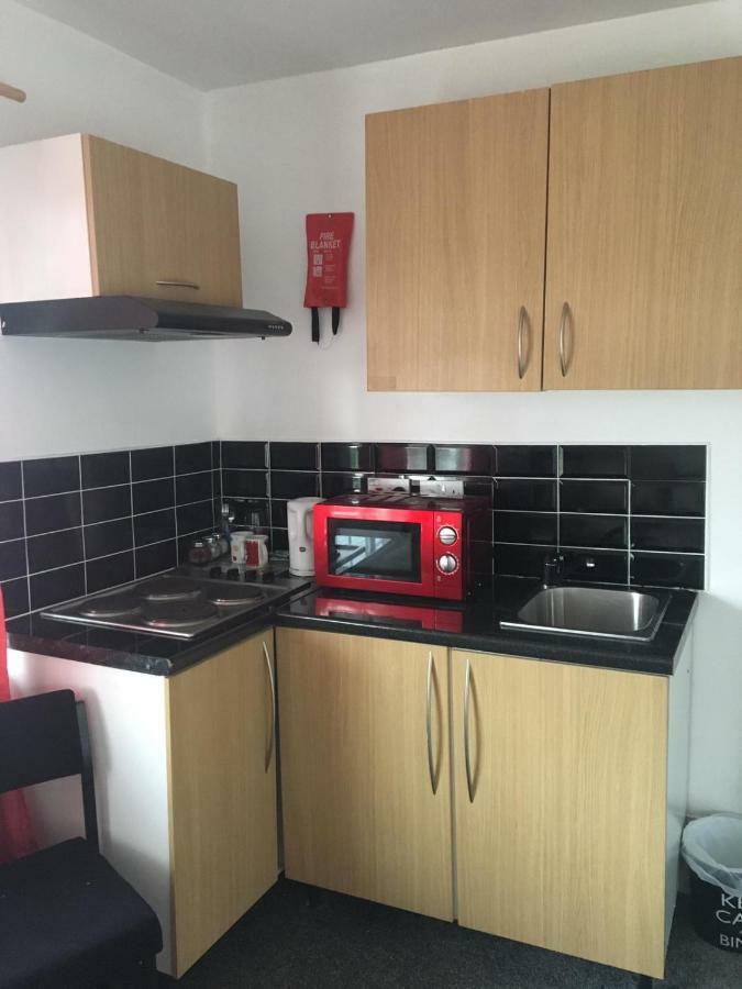 Hatfield Save-Money Rooms - 10Over10 For Price! מראה חיצוני תמונה